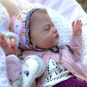 Meet your Posher, Cynthia